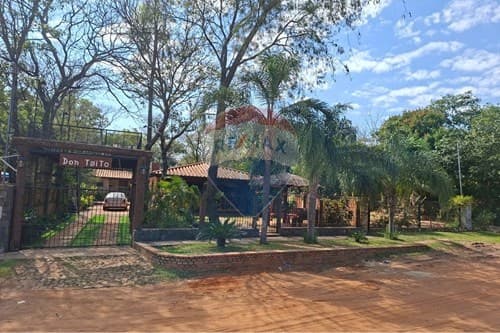 ¡Casa de Ensueño en Altos con Vista al Lago!