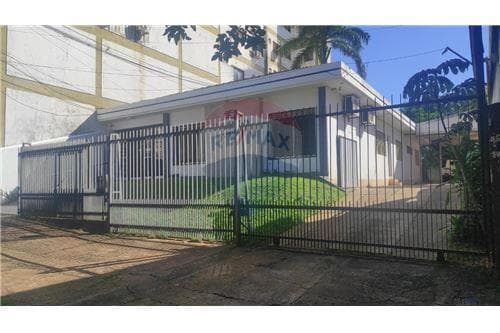 Casa en Pleno centro de Encarnación — foto 5