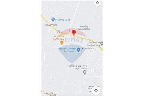 Amplio tinglado en ita sobre ruta asfaltada — foto 3