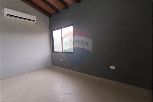 Exclusiva propiedad en el centro de villeta, foto 2