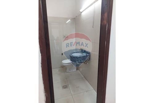 Salón Comercial en el centro de itaugua — foto 3