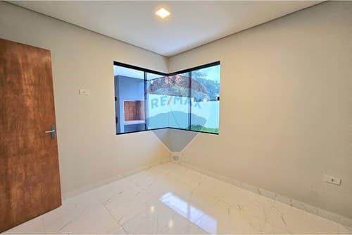 Duplex en 1 planta, 3 dorm. Con jardin en capiata — foto 4