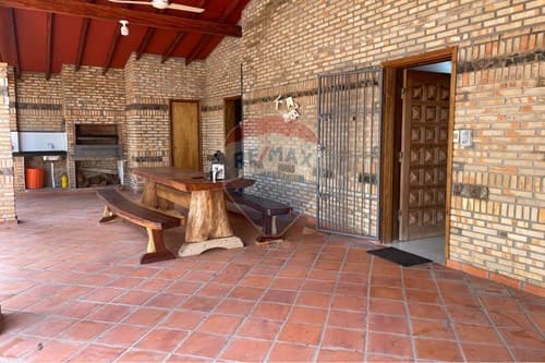 VENDO Casa Moderna en J. A. Saldívar