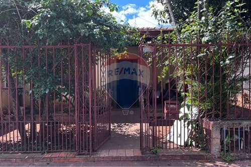 Casa-venta-salvador del mundo, Asunción