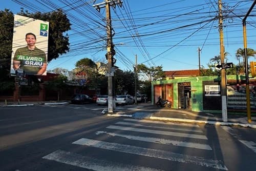 Terreno en esquina sobre la av. Brasilia, foto 3