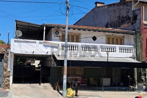 En venta amplia casa en SAJONIA — foto 2