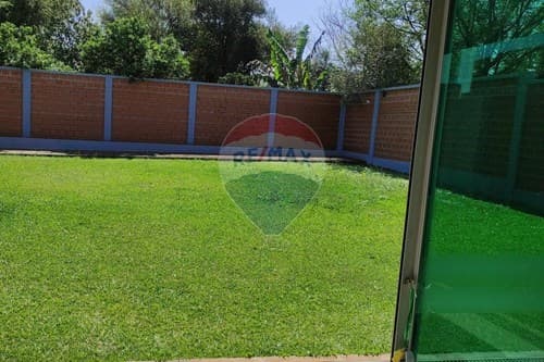 Hermosa residencia a estrenar en Encarnación, foto 2