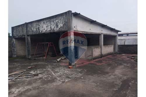 Vendo casa con estructura para inversion Laurelty