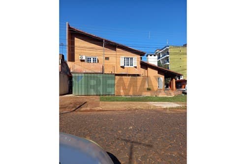 Duplex en esquina -ubicación privilegiada-km 4 cde