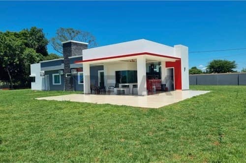 Amplio Terreno con Lujosa Casa en Venta — foto 3