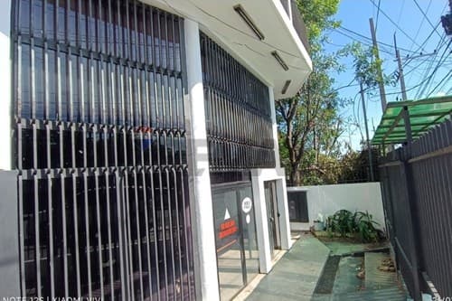 Local comercial con Entrepiso sobre Acceso Sur — foto 3