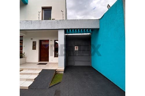 ¡En alquiler departamento amoblado!