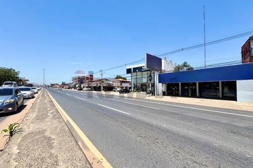 Vendo local comercial sobre ruta transchaco