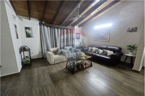 casa sobre la avda carretera de lopez — foto 1