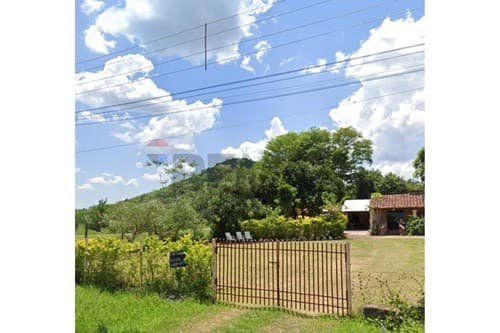 Vendo terreno de 1.135 m2 en paraguari, en esquina