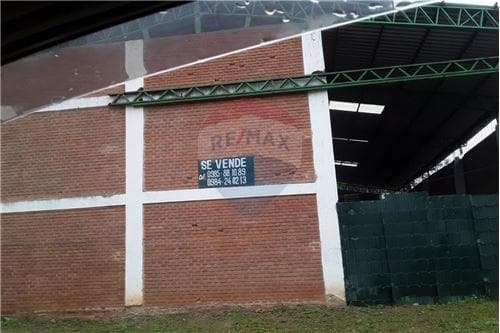 Vendo amplio tinglado en ita sobre ruta asfaltada