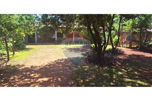 Terreno con Casa en Ciudad del Este