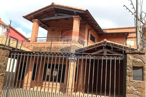 Casa Doble con Piscina – Ideal Familia o Inversión