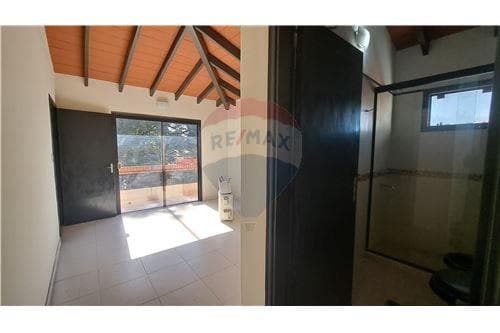 Propiedad en esquina en bo. Bernardino cabal — foto 2