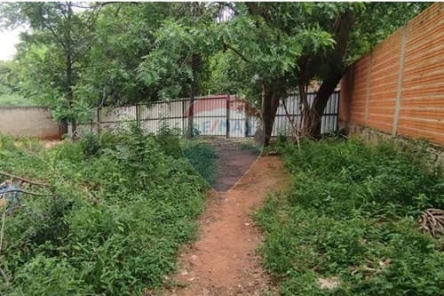 En venta terreno en laurelty Luque de 593 m2, foto 5