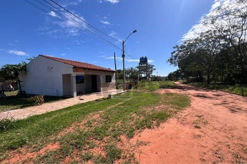 En venta casa en itaugua en esquina