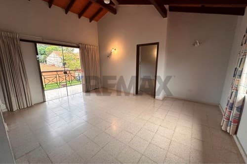 Casa en Alquiler en Lambaré – Barrio Kennedy — foto 3