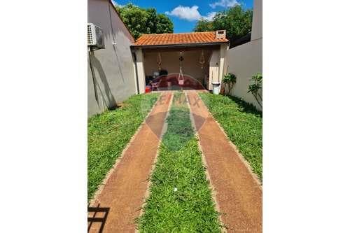 Hermoso chalet en venta en Isla Bogado — foto 1