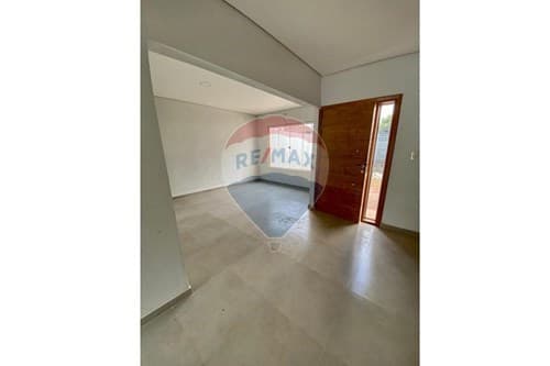 Duplex de 1 planta en Luque, zona ykua dure — foto 5