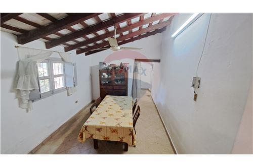 Alquilo casa en lambare