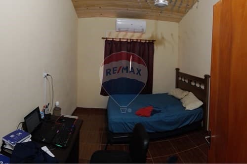 Casa Espaciosa en Limpio con Jardín y Seguridad