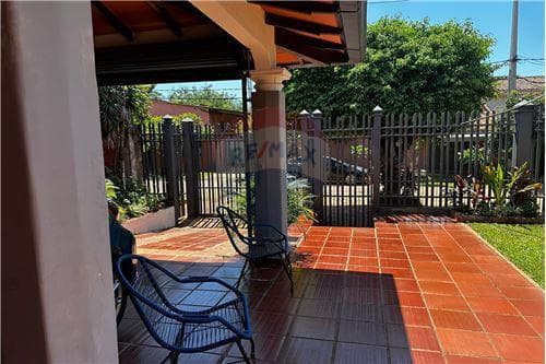 Vendo casa en Villa universitaria San Lorenzo