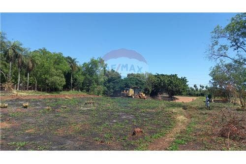 Se Vende Hermoso y Amplio Terreno en CAACUPE — foto 3