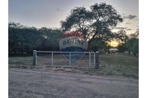 Se Alquila Terreno sobre doble Avenida Emanuel — foto 5