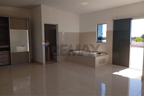 "Casa Espaciosa en Carmelo Peralta con Piscina" — foto 2