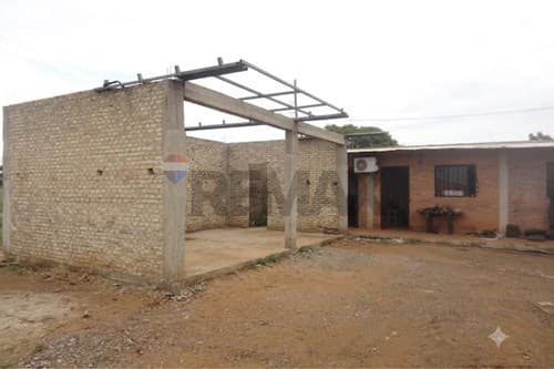 Vendo Terreno con Construcción