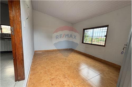 Venta casa en esquina barrio palomar - lambare