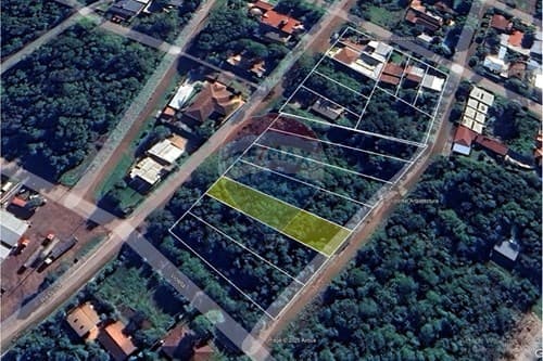 Amplio terreno de calle a calle en venta