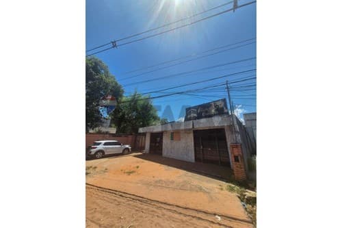 "Local Comercial Espacioso en Itauguá Central"