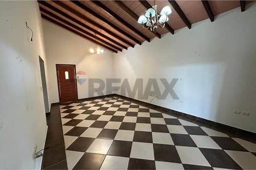 Alquilo casa en capiata - bº virgen del pilar