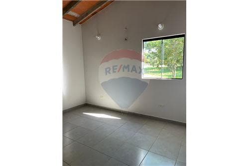 Charming Itauguá Home: Modern & Pet-Friendly — foto 3