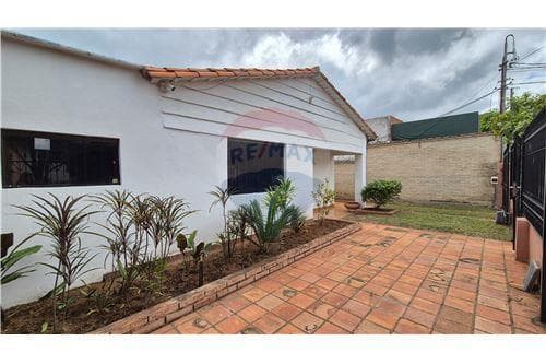 Casa en venta lambare a pasos del century plaza — foto 2
