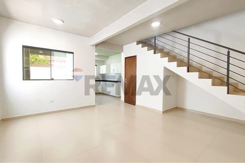En venta duplex a estrenar en capiata