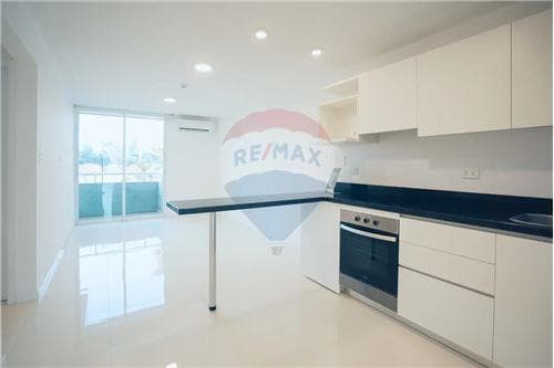 Vendo depto de 1 hab + cochera -altamira surubi´i