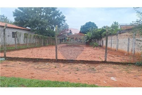 Terreno en venta en Luque costa sosa