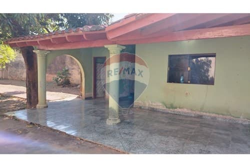 Vendo casa San Lorenzo sobre los tucanes