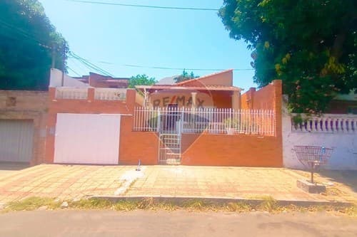 Casa en venta de 300 m² en barrio Jara-Asunción — foto principal