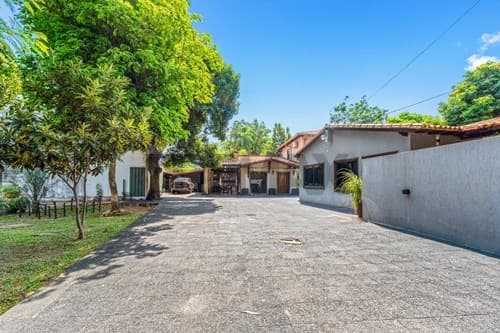 En venta amplia propiedad para inversión, foto 3