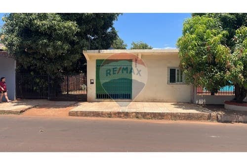 En venta casa en el barrio mburucuja