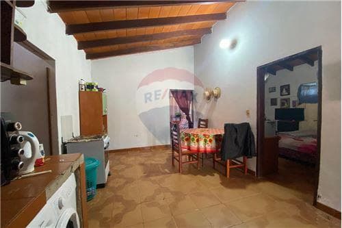 Coqueta casa en esquina en venta en limite capiata — foto 3