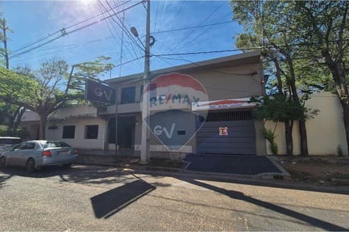 Oficinas con depósito en Luque zona centro — foto 2